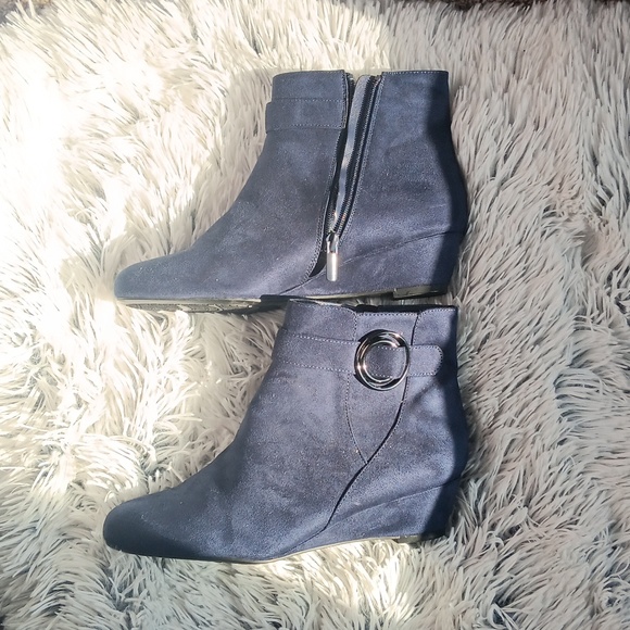 East 5th Navy Blue Women's Short Boot - Picture 2 of 2